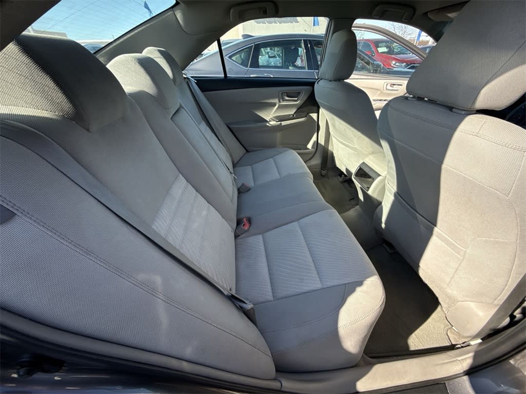 2016 Toyota Camry LE 24