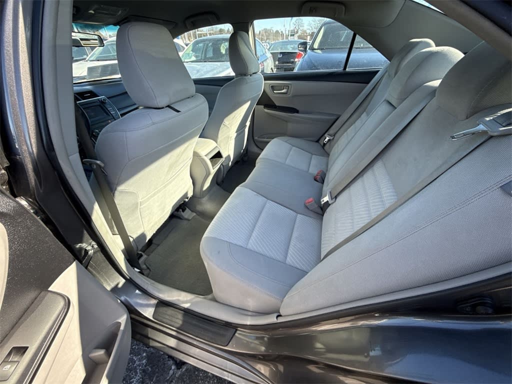 2016 Toyota Camry LE 9