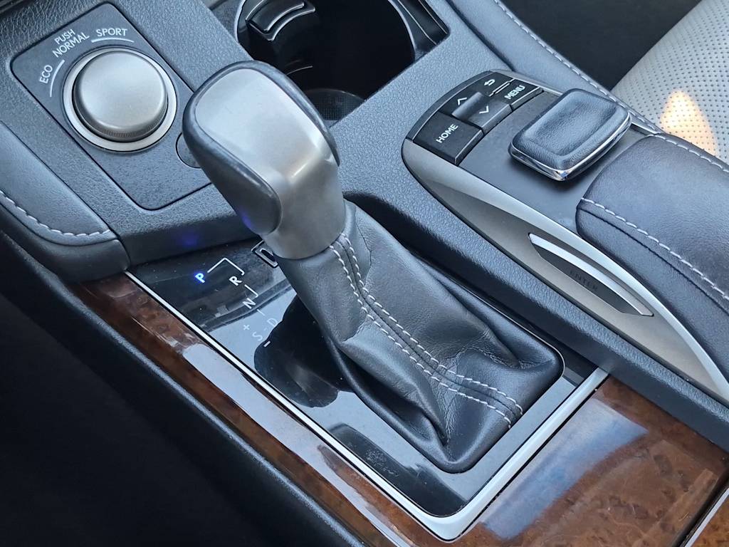 Thumbnail: 2017 Lexus ES - 35