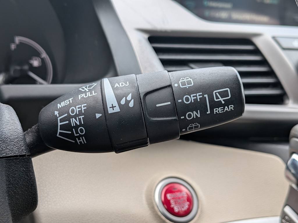 Thumbnail: 2015 Honda Odyssey - 14