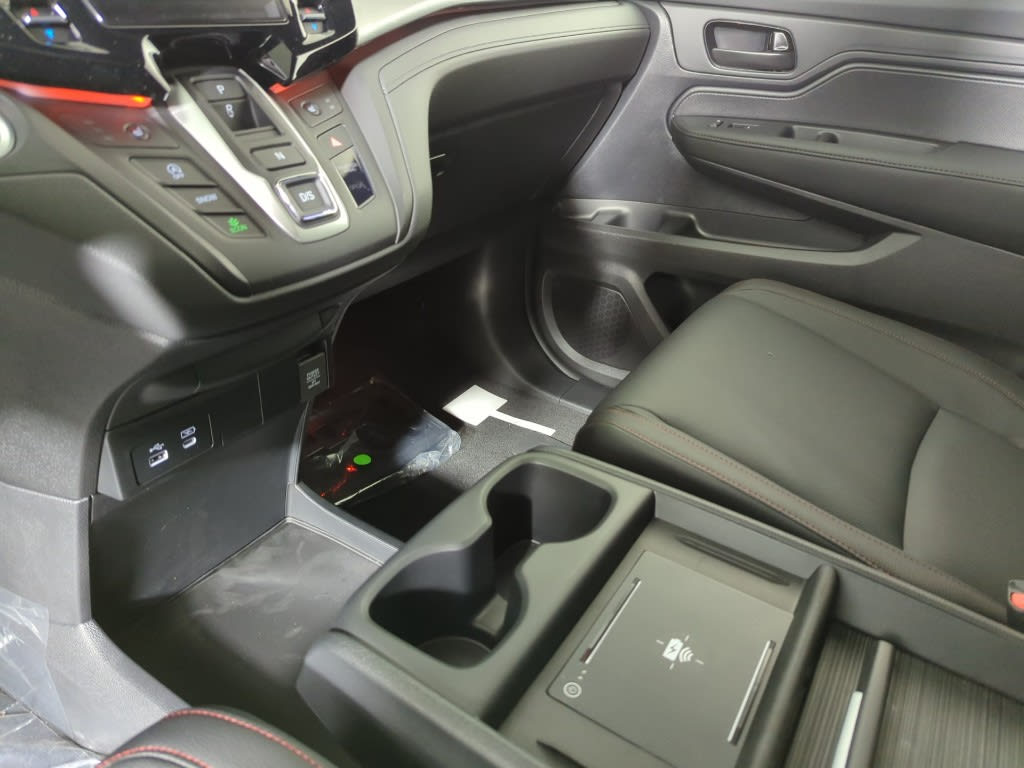 Thumbnail: 2026 Honda Odyssey - 13