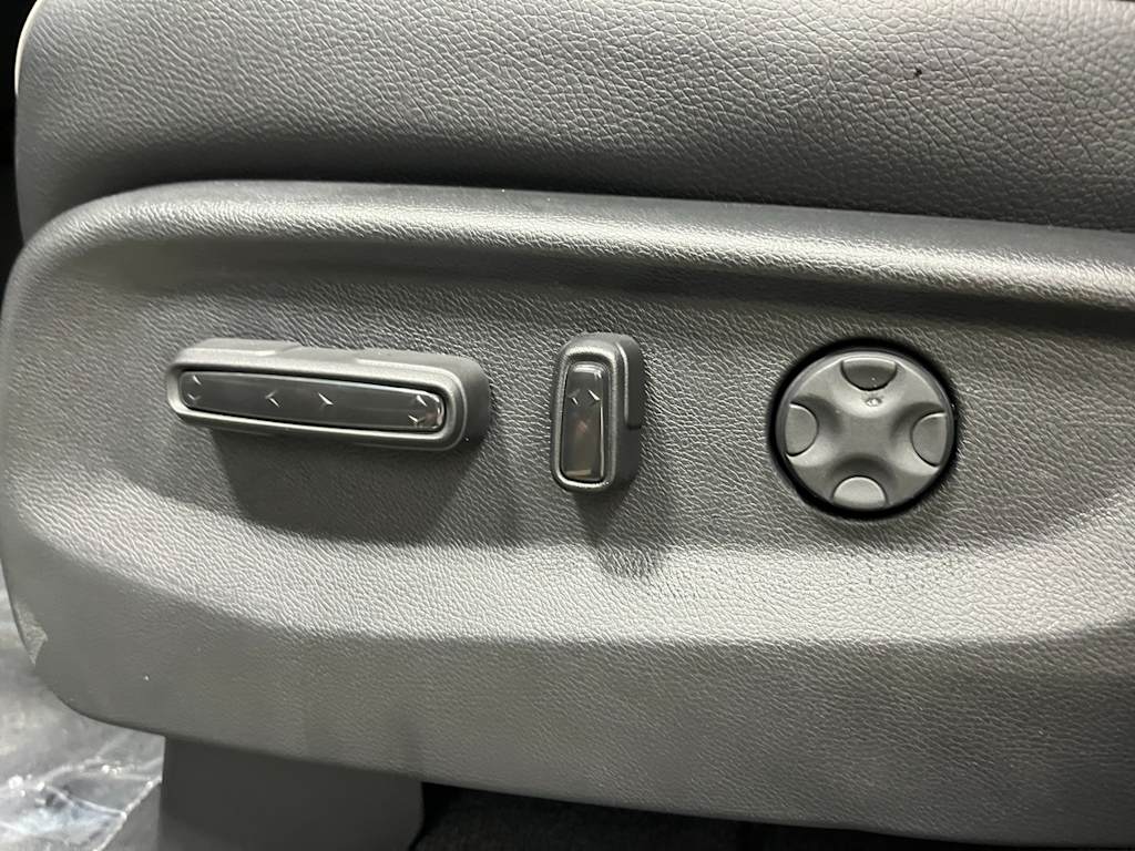 Thumbnail: 2026 Honda Odyssey - 21