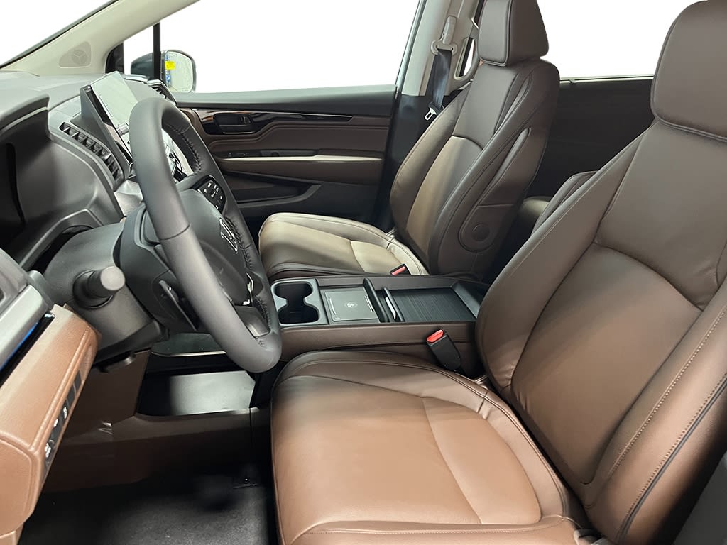 2025 Honda Odyssey Touring 11