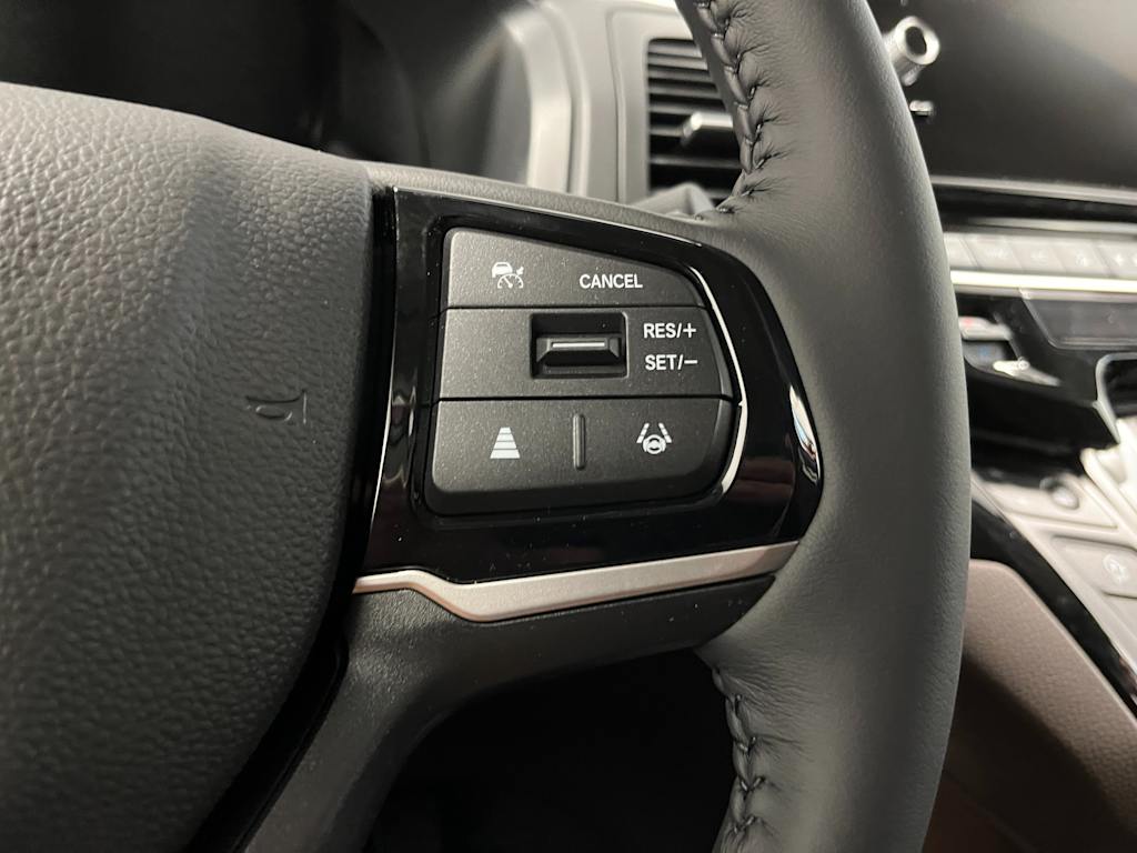 2025 Honda Odyssey Touring 24