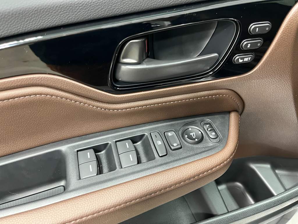 2025 Honda Odyssey Touring 21