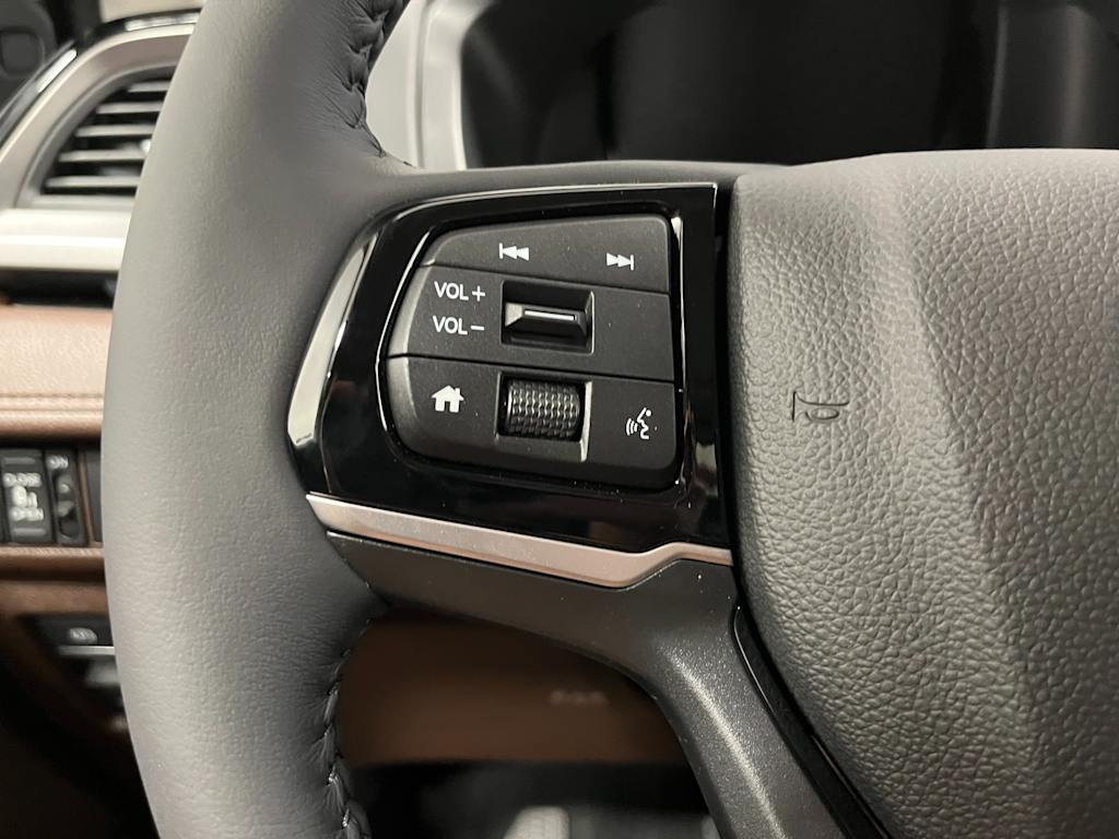 2025 Honda Odyssey Touring 23