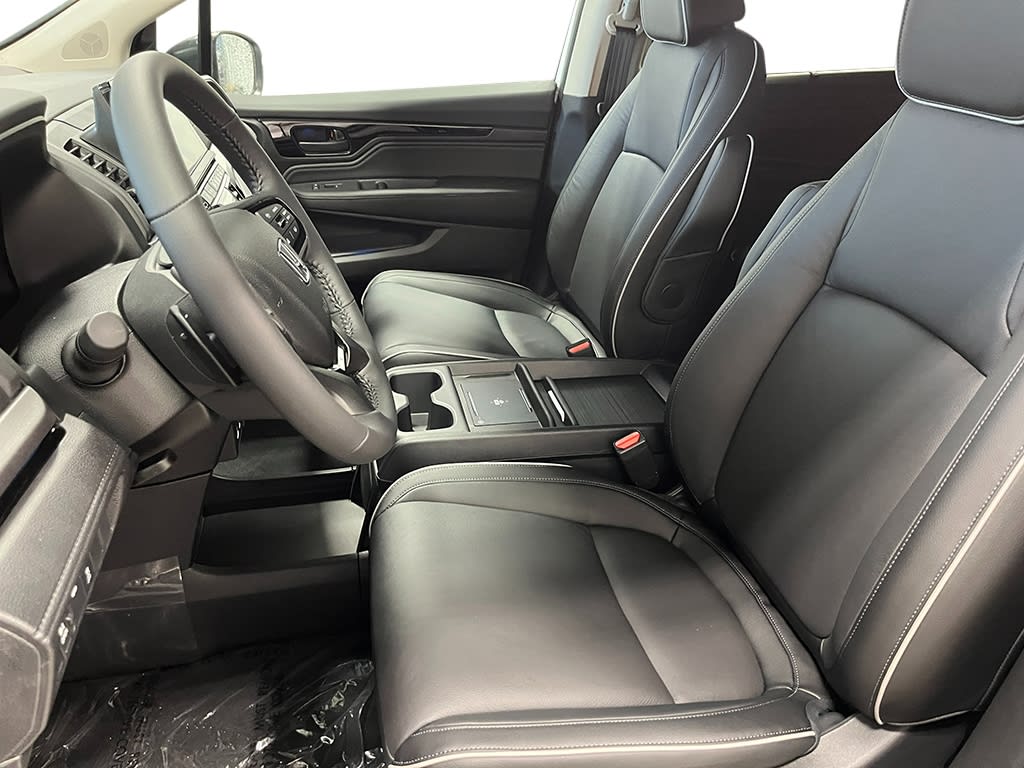 2025 Honda Odyssey Touring 10