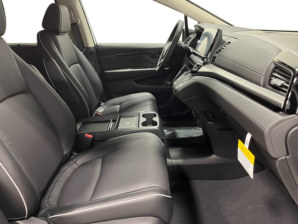 2025 Honda Odyssey Touring 11