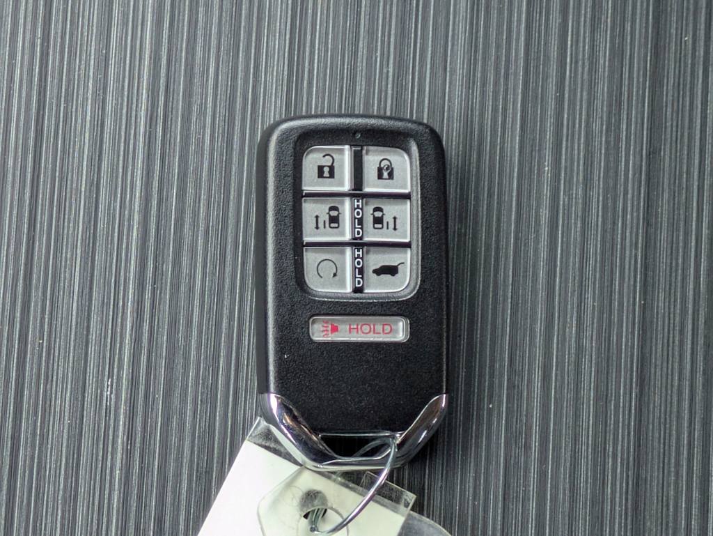 Thumbnail: 2023 Honda Odyssey - 16