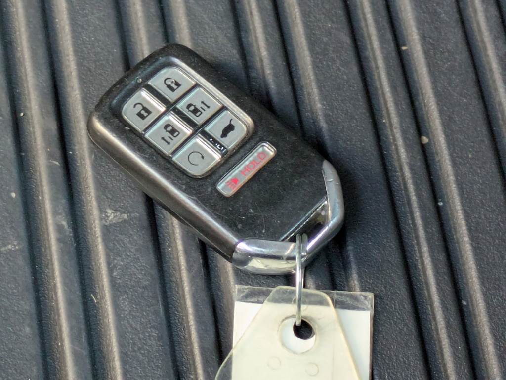 Thumbnail: 2018 Honda Odyssey - 17