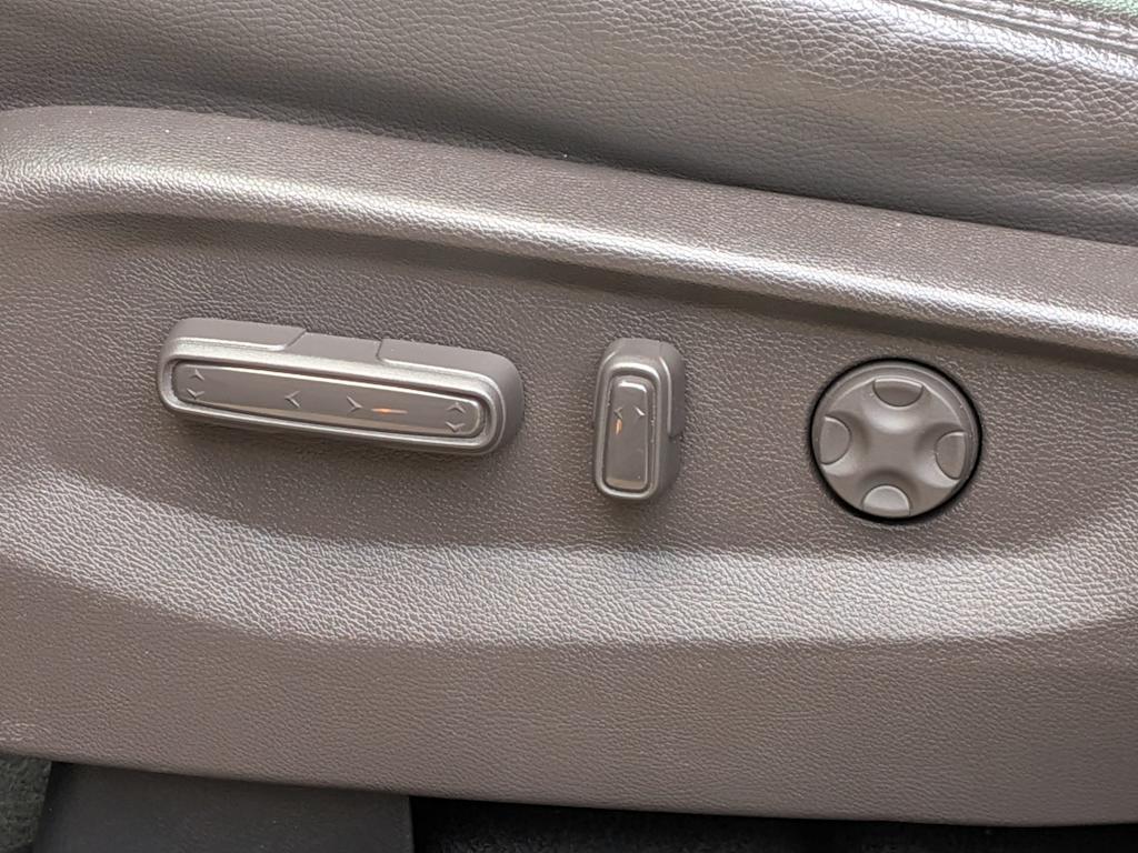 Thumbnail: 2018 Honda Odyssey - 24