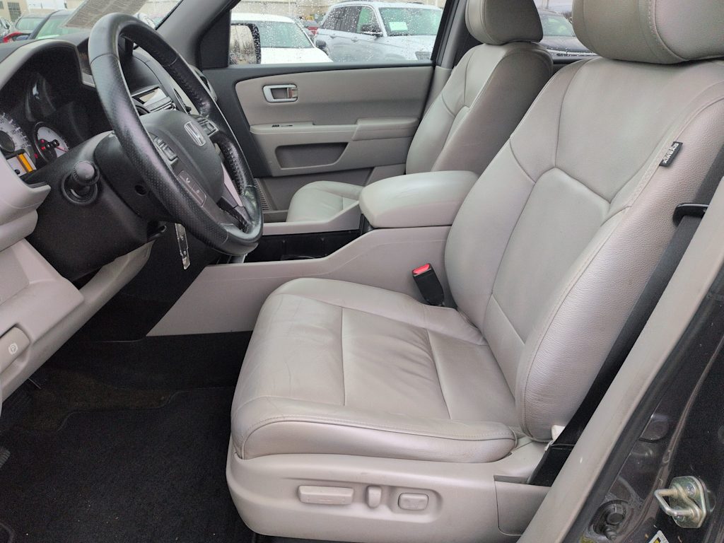 Thumbnail: 2015 Honda Pilot - 9