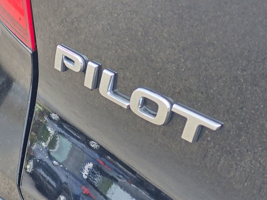 Thumbnail: 2018 Honda Pilot - 7