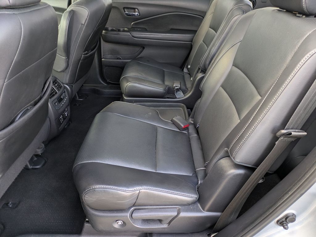 Thumbnail: 2019 Honda Pilot - 26