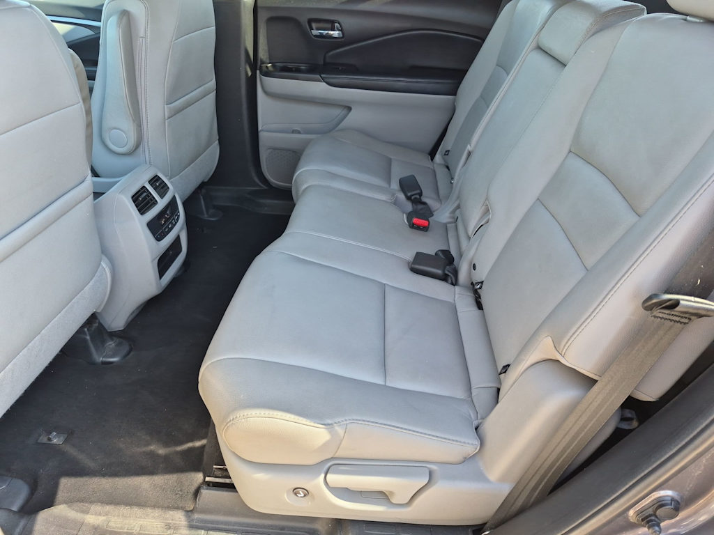 Thumbnail: 2018 Honda Pilot - 12
