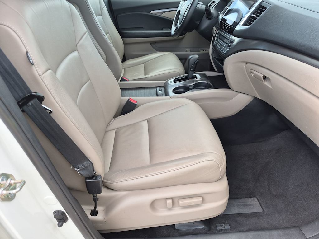 Thumbnail: 2016 Honda Pilot - 11
