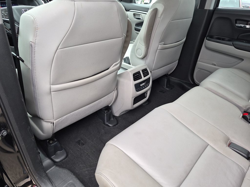 Thumbnail: 2019 Honda Pilot - 12