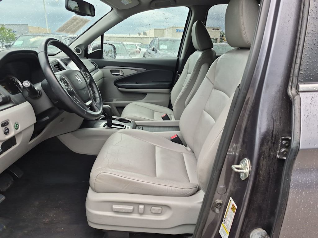 Thumbnail: 2016 Honda Pilot - 10