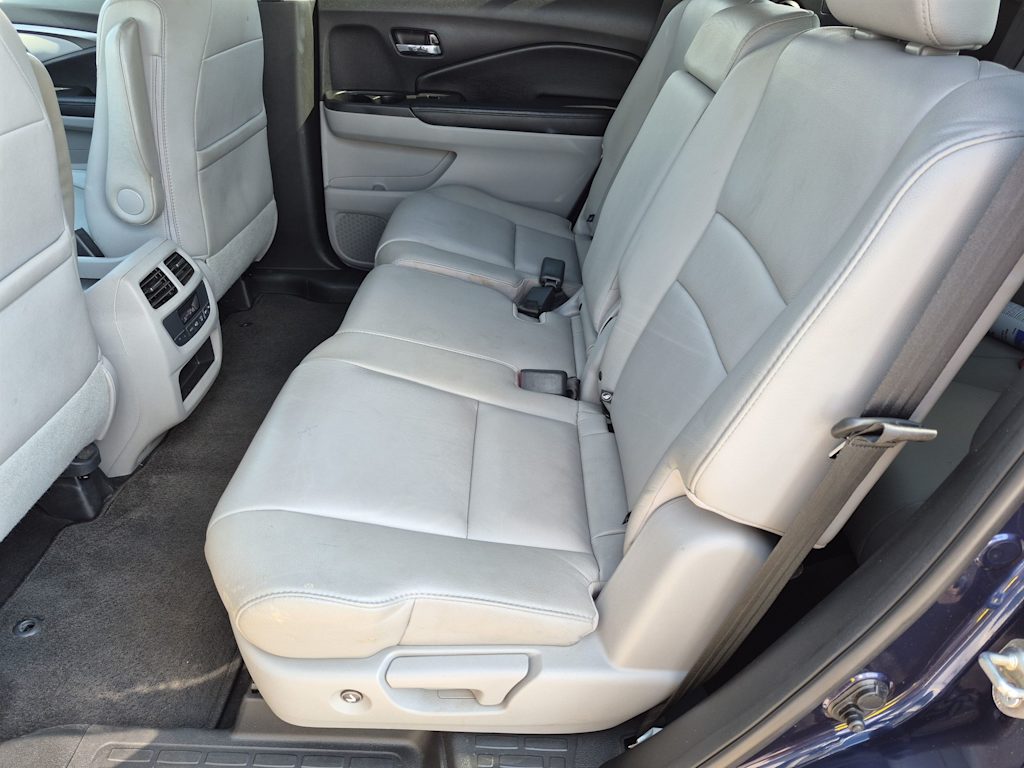 Thumbnail: 2017 Honda Pilot - 28