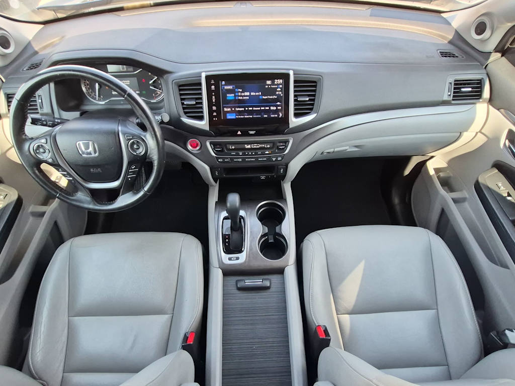 Thumbnail: 2017 Honda Pilot - 9