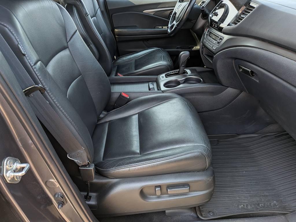 Thumbnail: 2019 Honda Pilot - 11