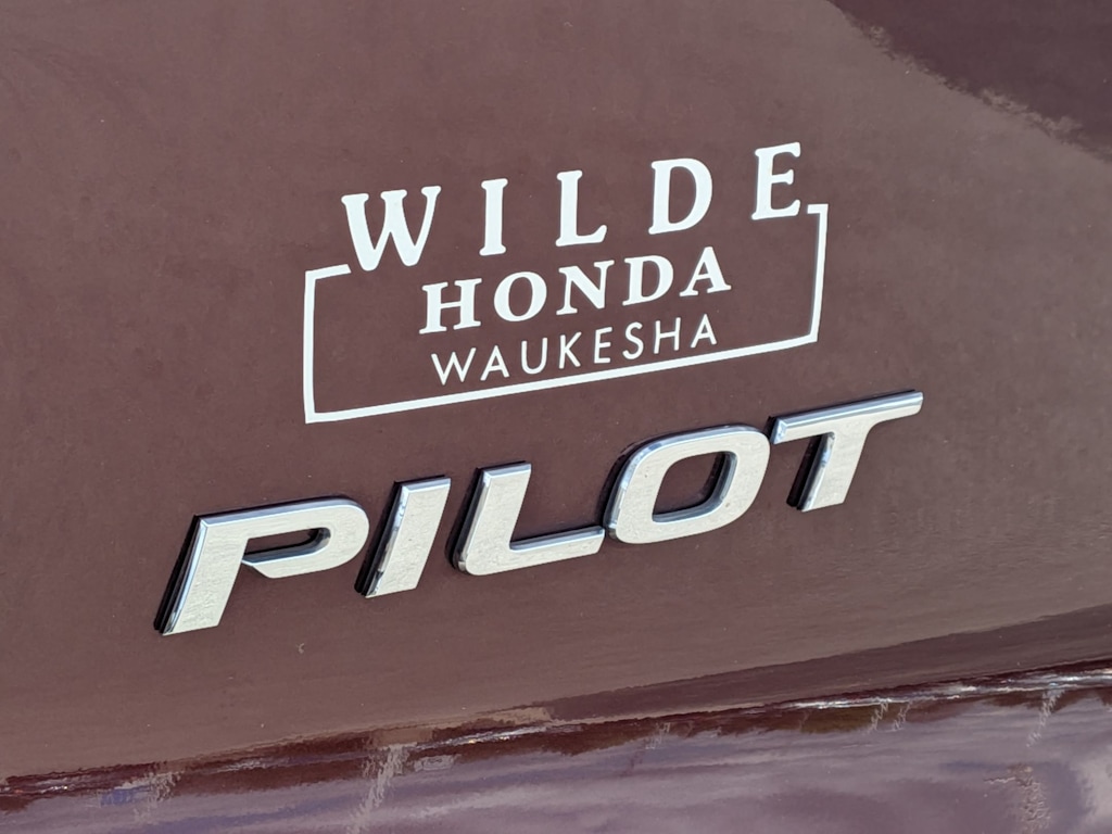 Thumbnail: 2016 Honda Pilot - 16