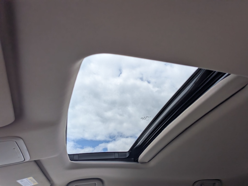 Thumbnail: 2016 Honda Pilot - 25