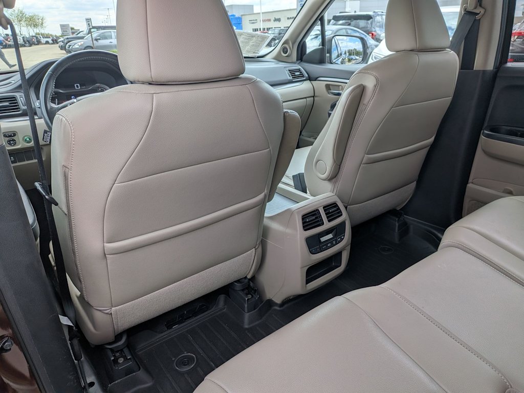 Thumbnail: 2016 Honda Pilot - 12