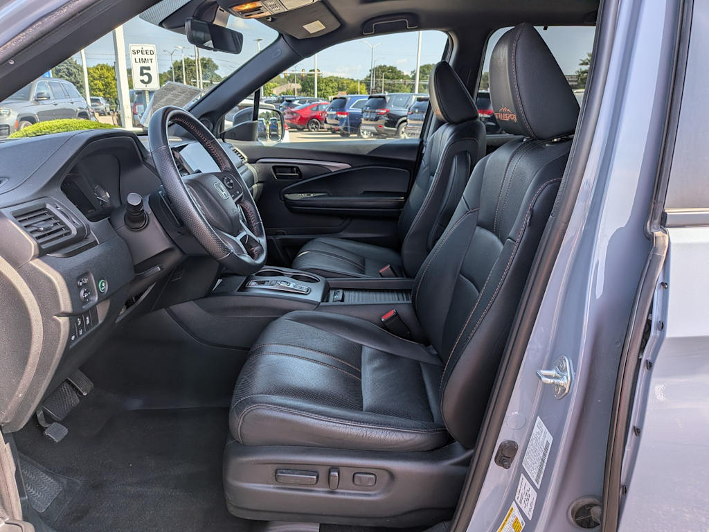 Thumbnail: 2023 Honda Passport - 9