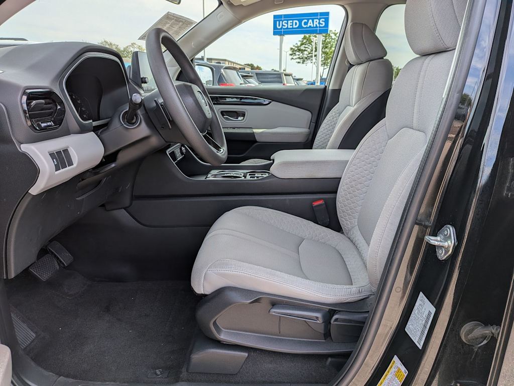 Thumbnail: 2023 Honda Pilot - 9