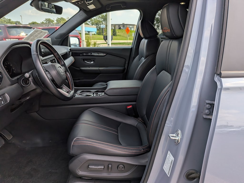 Thumbnail: 2025 Honda Pilot - 9