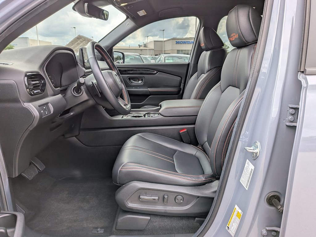 Thumbnail: 2025 Honda Pilot - 10