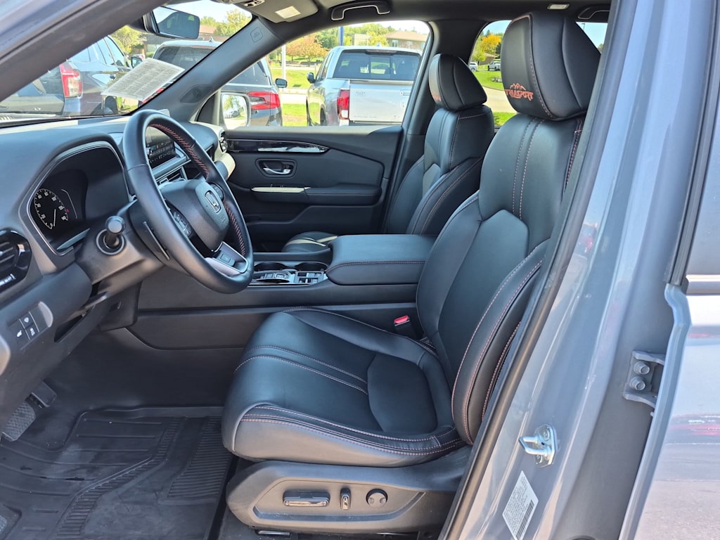 Thumbnail: 2025 Honda Pilot - 10