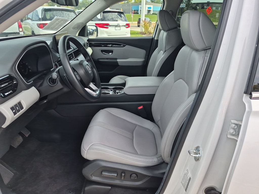 Thumbnail: 2025 Honda Pilot - 10