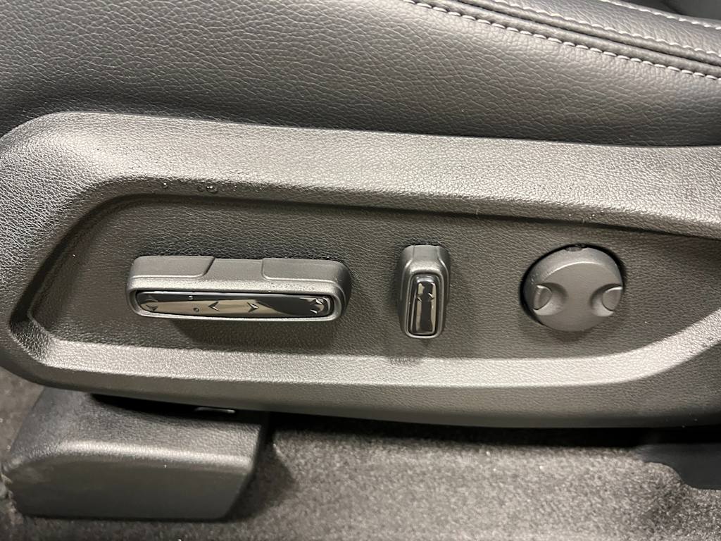 2025 Honda Pilot Touring 23