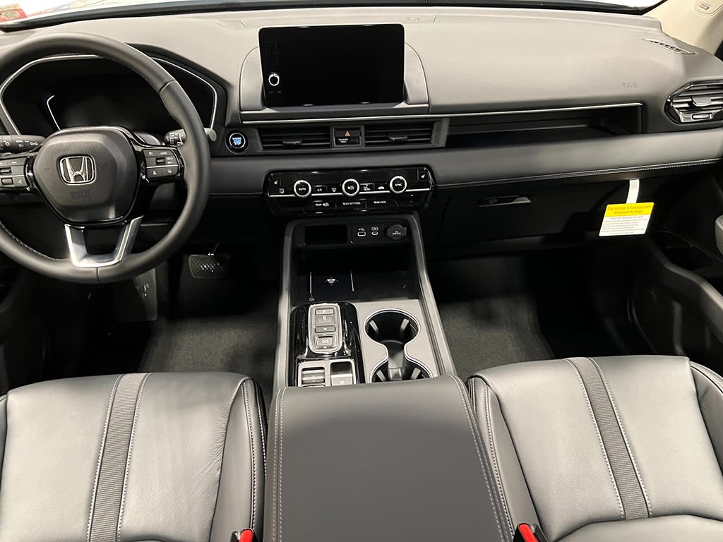 2025 Honda Pilot Touring 10