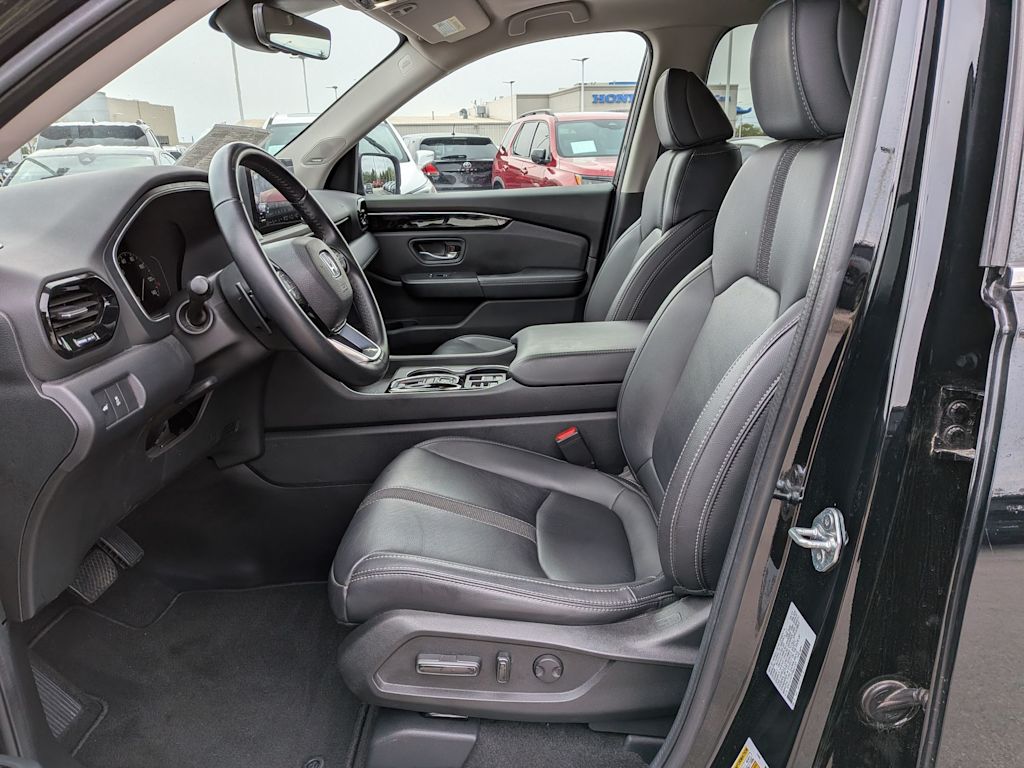 Thumbnail: 2023 Honda Pilot - 10
