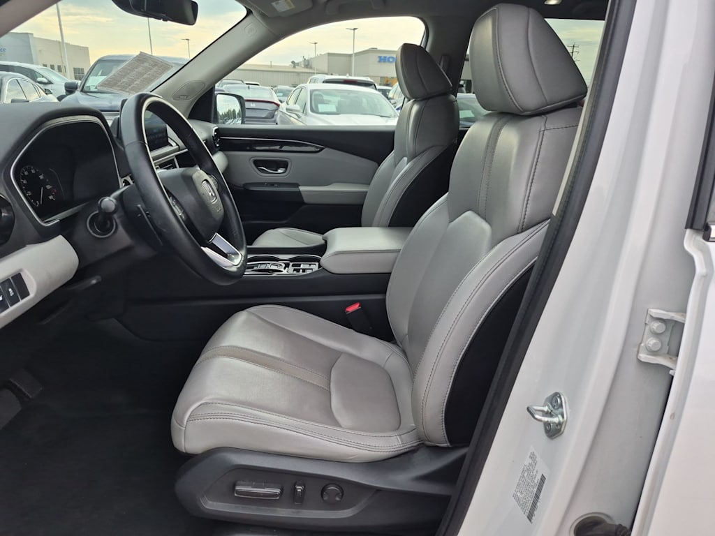 Thumbnail: 2023 Honda Pilot - 10