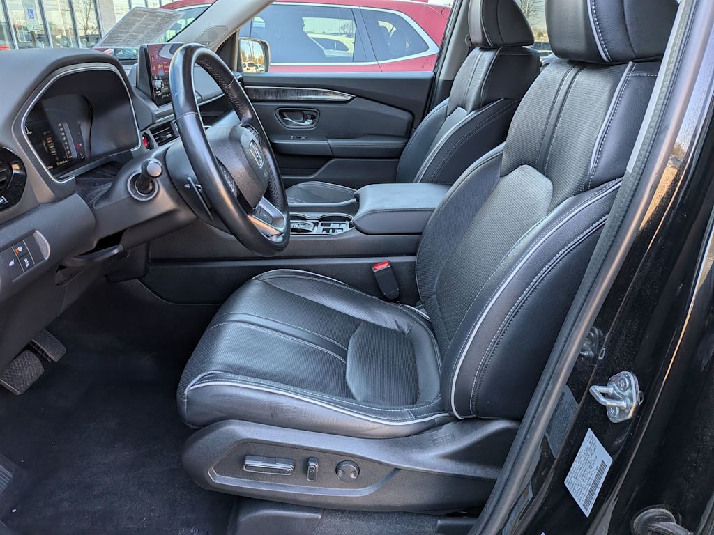 Thumbnail: 2023 Honda Pilot - 9