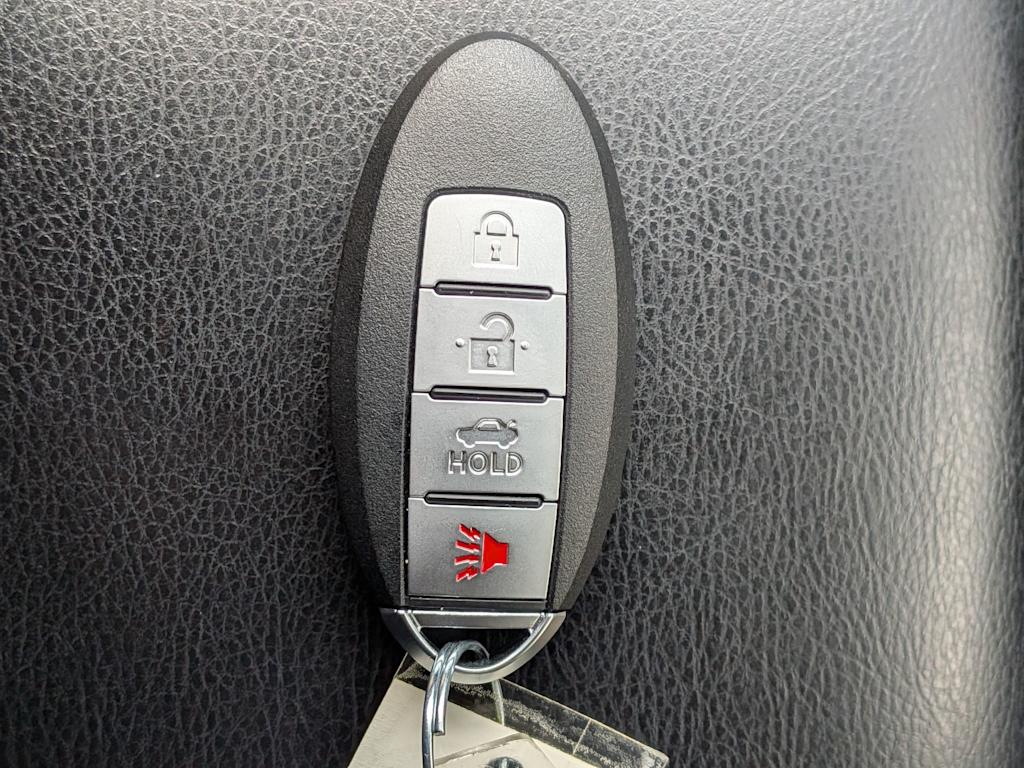 Thumbnail: 2015 Nissan Rogue - 16