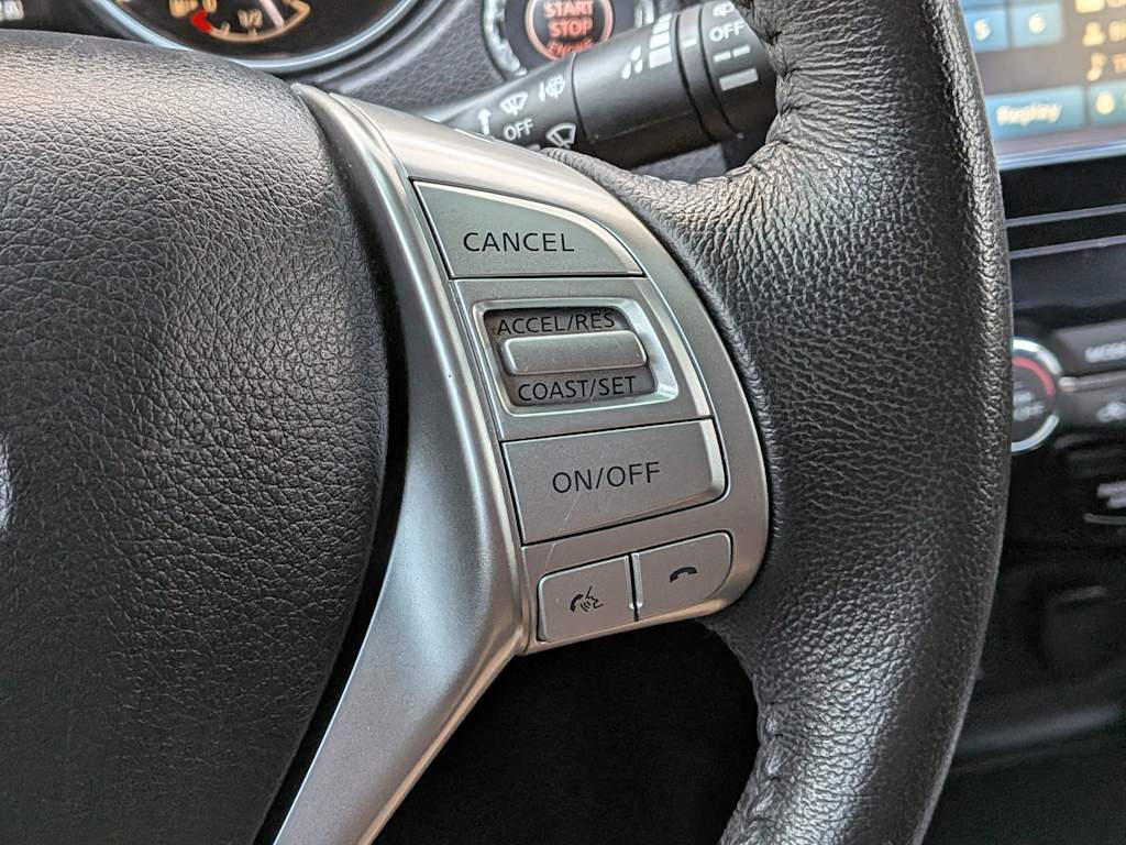 Thumbnail: 2015 Nissan Rogue - 30