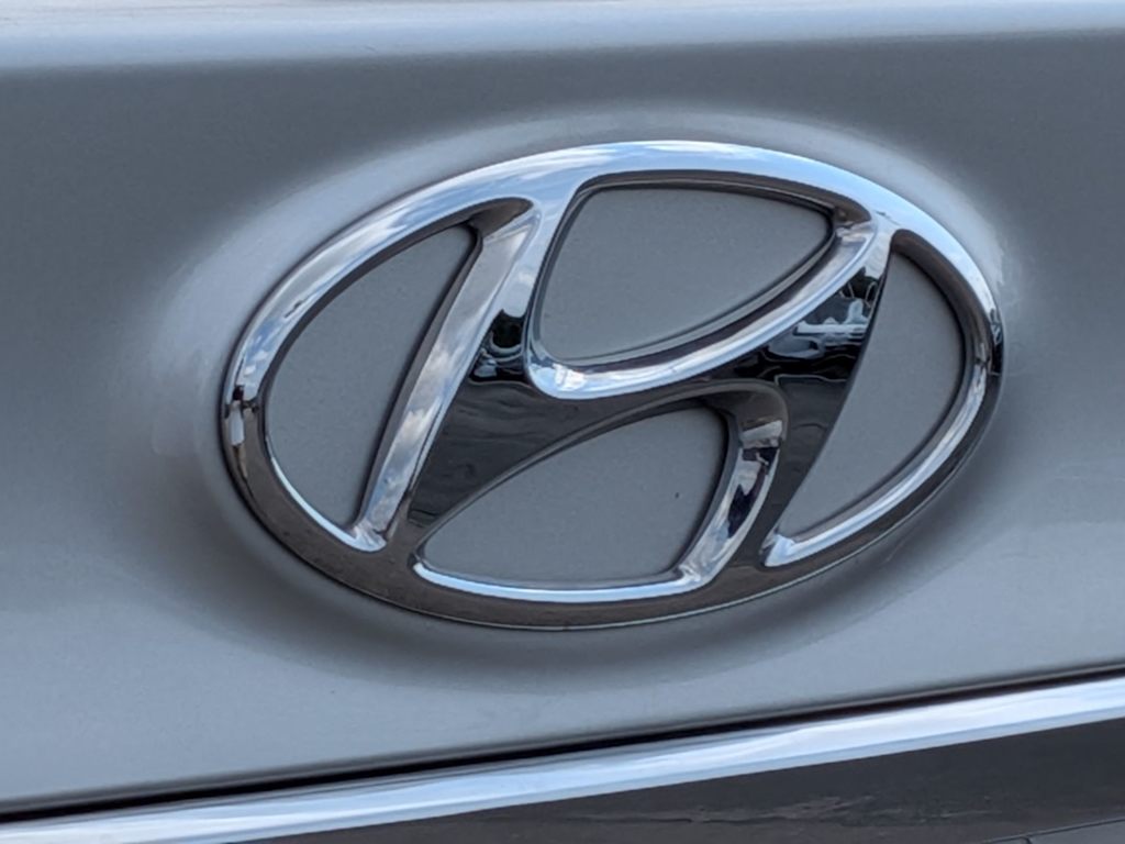 Thumbnail: 2019 Hyundai Santa Fe - 26