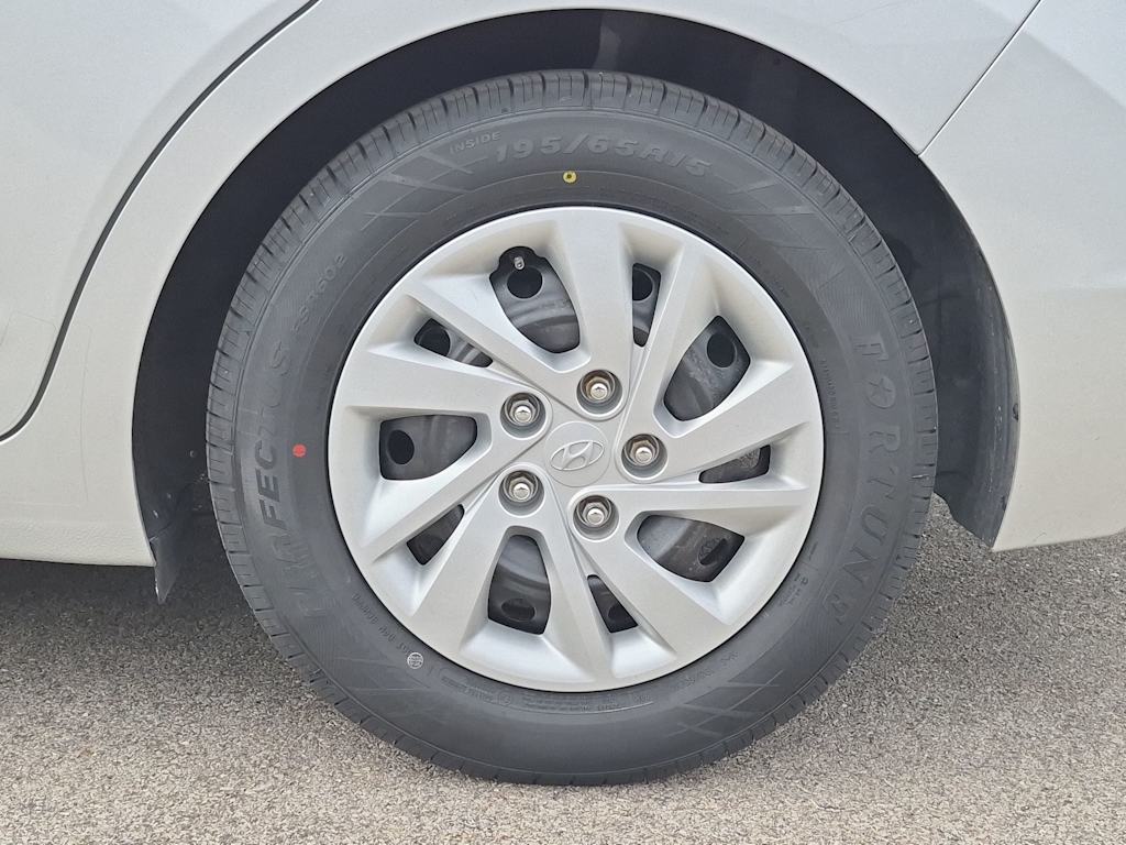 Thumbnail: 2019 Hyundai Elantra - 8