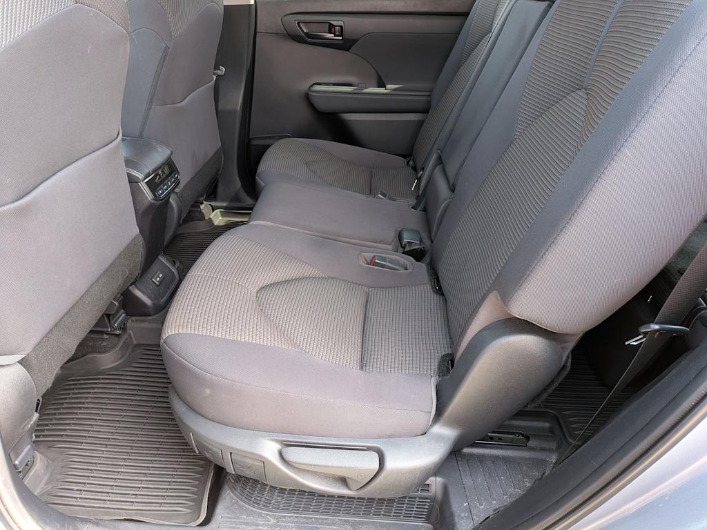 Thumbnail: 2023 Toyota Highlander - 26