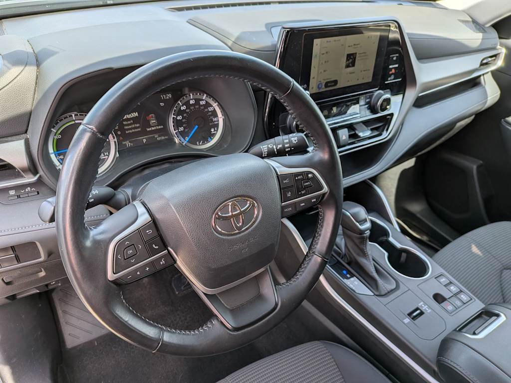 Thumbnail: 2023 Toyota Highlander - 2
