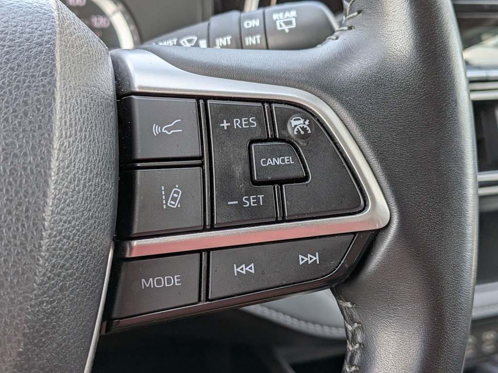 Thumbnail: 2023 Toyota Highlander - 29