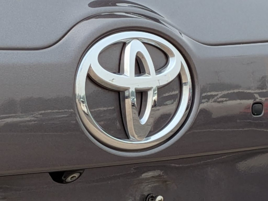 Thumbnail: 2016 Toyota Highlander - 24