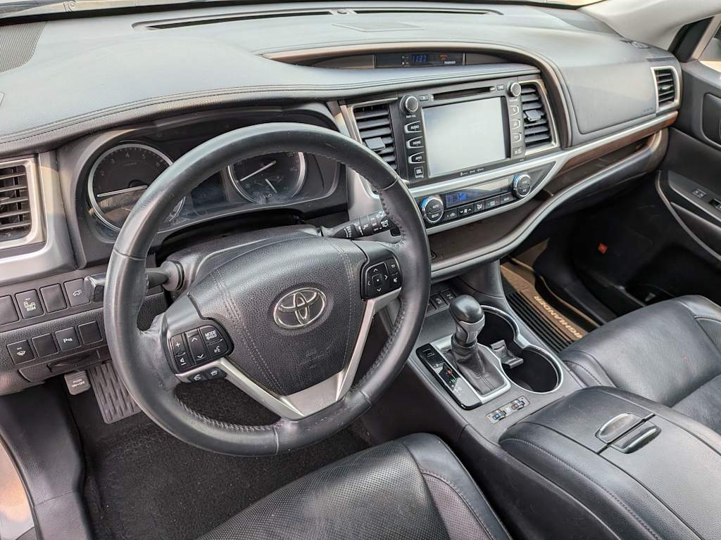 Thumbnail: 2016 Toyota Highlander - 2