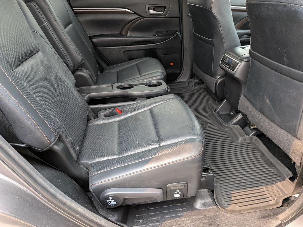 Thumbnail: 2016 Toyota Highlander - 28