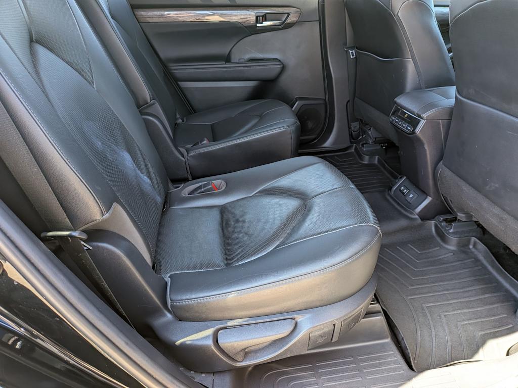 Thumbnail: 2020 Toyota Highlander - 27